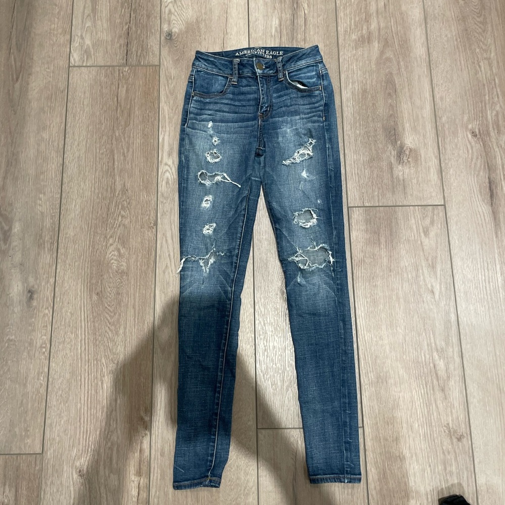 A&E Ripped Hi-Rise Jeans (0 Regular)